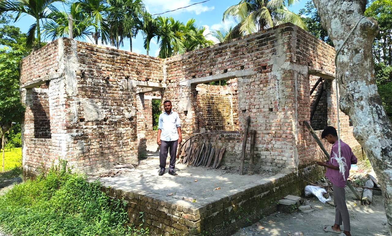 নোয়াখালীতে বীর নিবাসের কাজে দুর্নীতি-অনিয়ম ও ধীরগতি, ঘর বুঝে না পেয়ে হতাশা