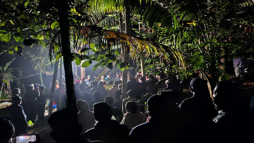 কারাবন্দি ছাত্রলীগ নেতার স্ত্রী-সন্তানের দাফন সম্পন্ন