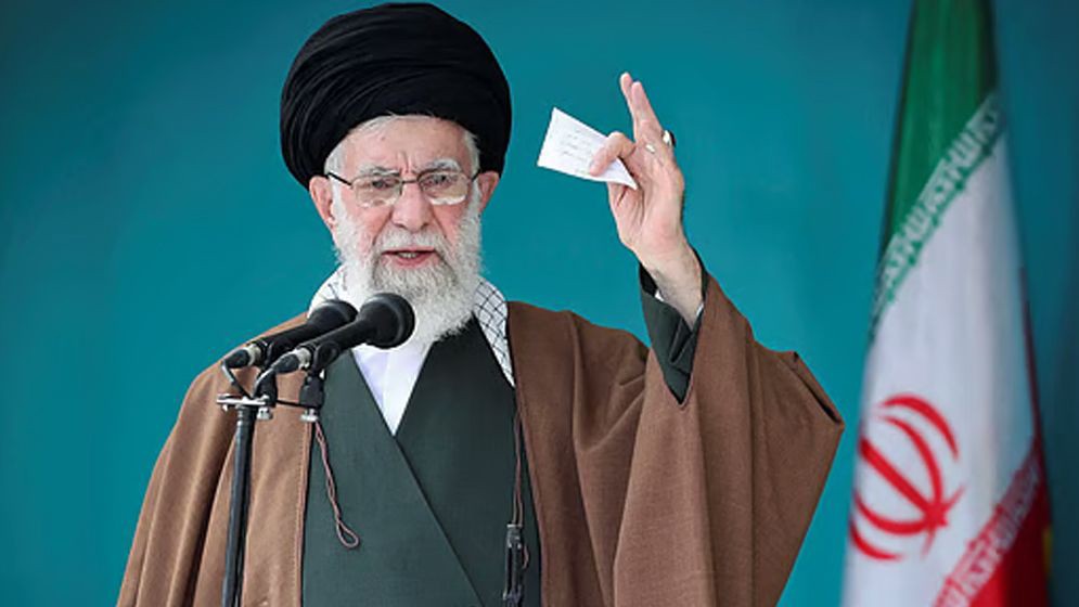 ইরানের সর্বোচ্চ নেতা খামেনি নিহত, 'ভয়াবহ' হামলার হুমকি ট্রাম্পের