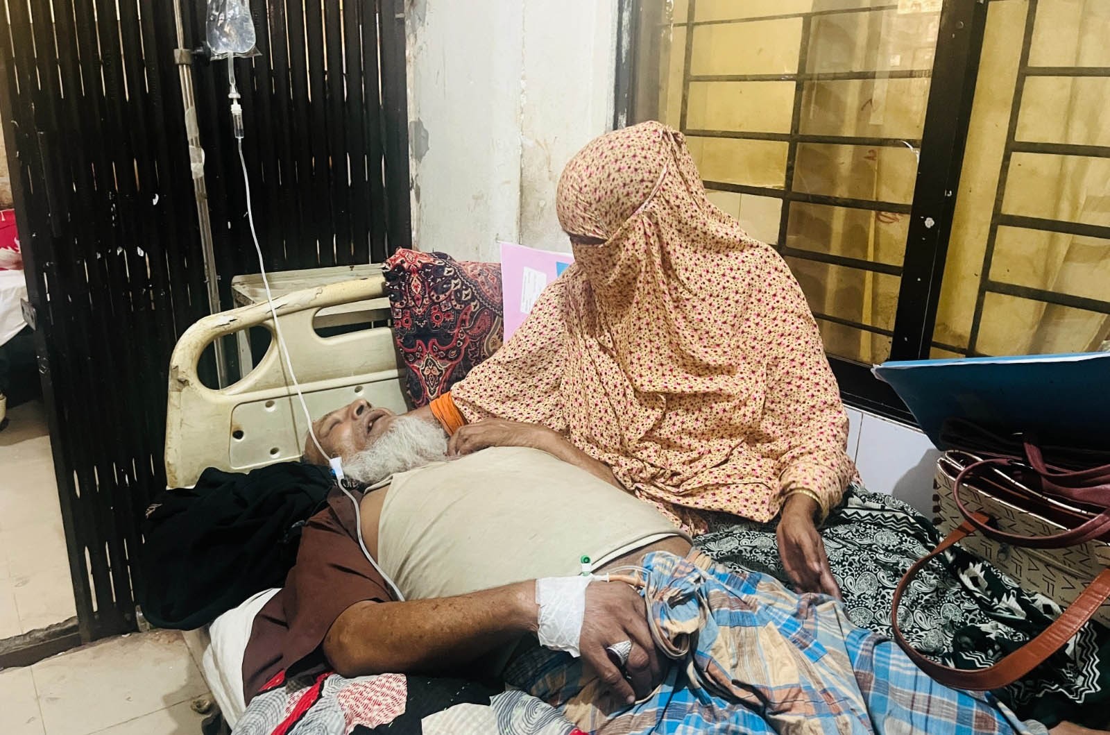 নোয়াখালীতে জমি নিয়ে বিরোধে হামলা, বৃদ্ধাসহ আহত ৩