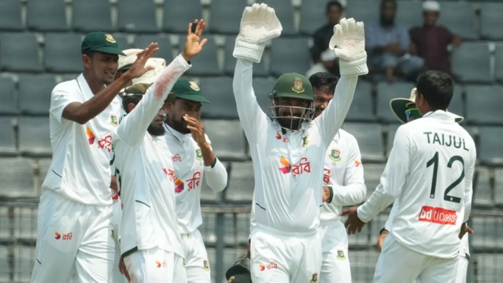 পাকিস্তানের বিপক্ষে ইতিহাস গড়ার হাতছানি