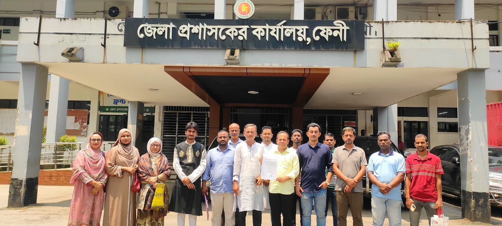 ‘মব’ সৃষ্টির আশঙ্কায় ফেনীতে জেলা প্রশাসকের কাছে স্মারকলিপি প্রদান