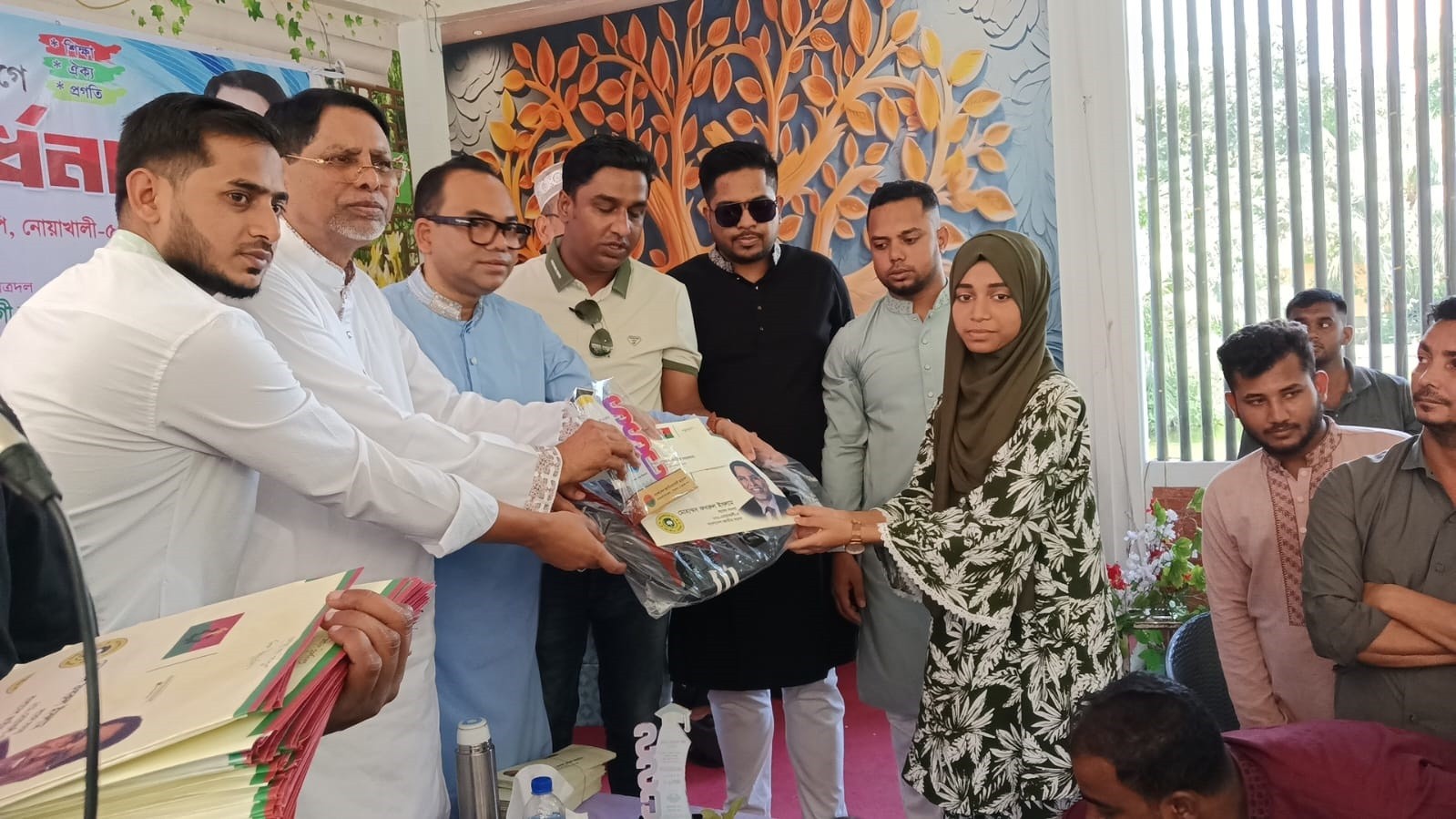 নোয়াখালীতে মাদক রুখতে ৭৫ প্রতিষ্ঠান-সংগঠনে ক্রীড়া সামগ্রী বিতরণ